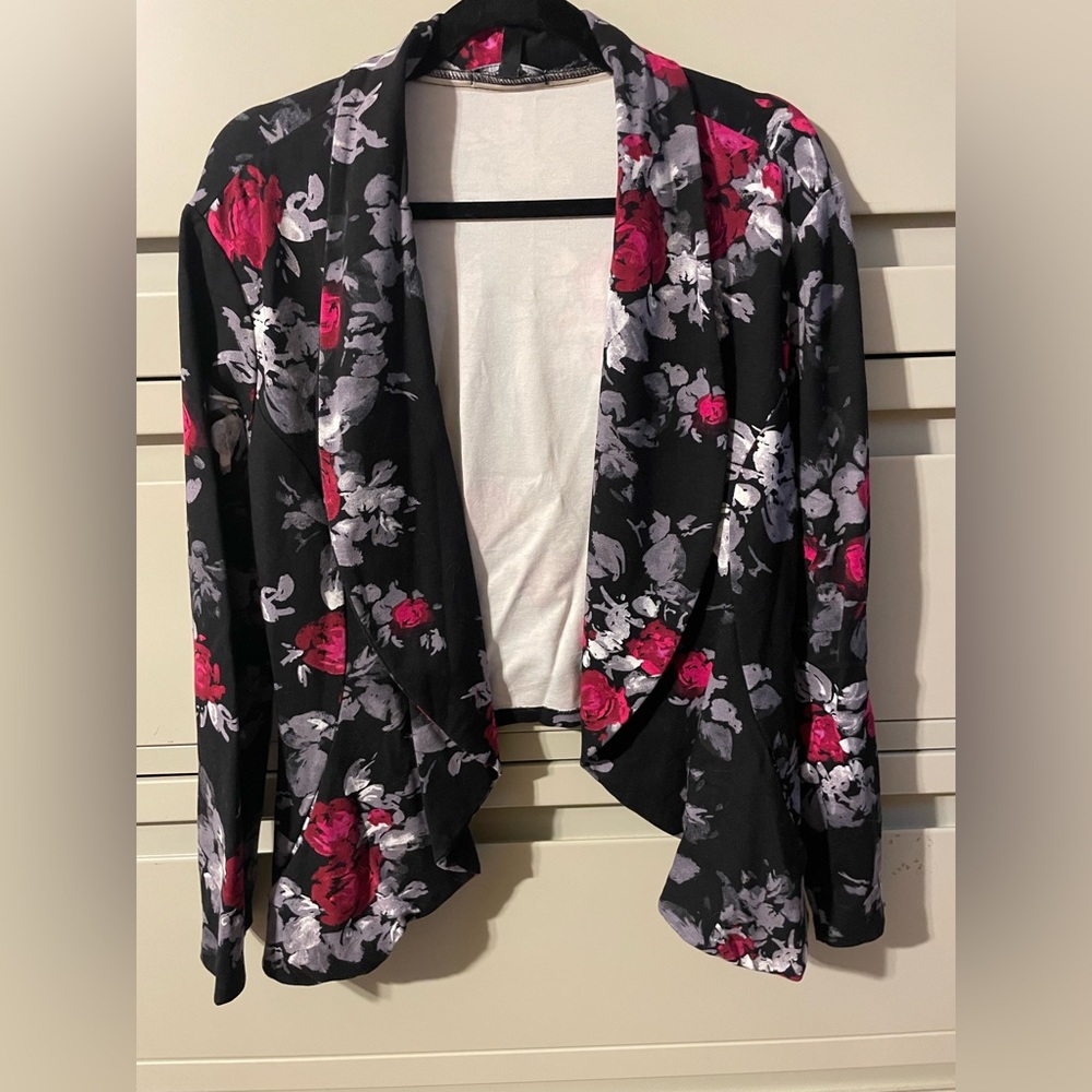 EUC Torrid Floral Blazer Size 2